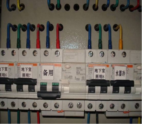 热缩管在低压配电控制柜中的使用